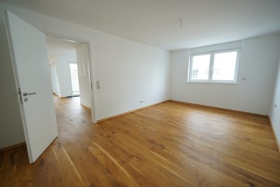 Großzügige und lichtdurchflutete Wohnung mit Balkon und flexiblem Raumkonzept – im 1. Obergeschoss, 79238 Ehrenkirchen, Etagenwohnung